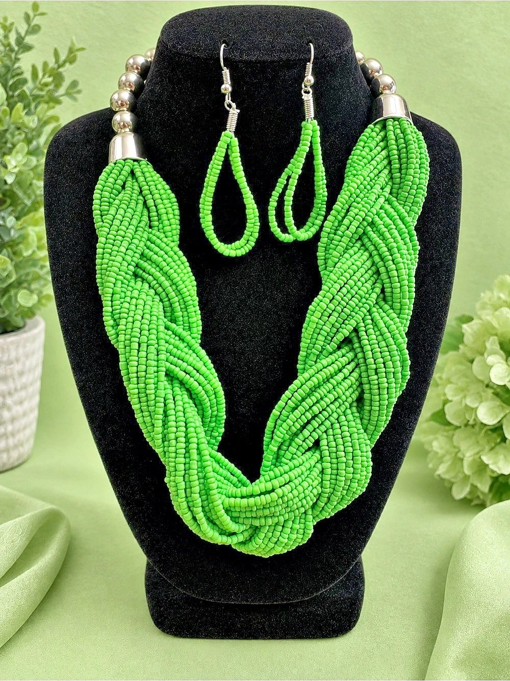 Green Seedbeads Necklace & Earrings